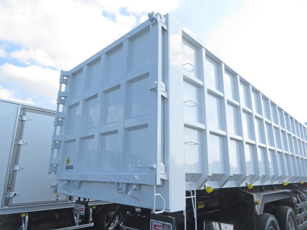 リアの扉の状態です。|日野 プロフィア 2DG-FS1AHEの写真22