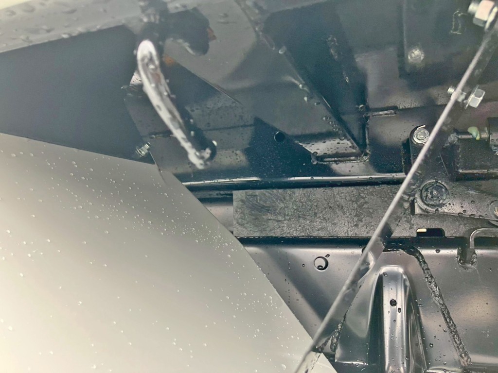 シャーシとネタの状態です。(縦ネタ・横ネタ鉄製です)|三菱 キャンター 2RG-FBA60(2WD)の写真6
