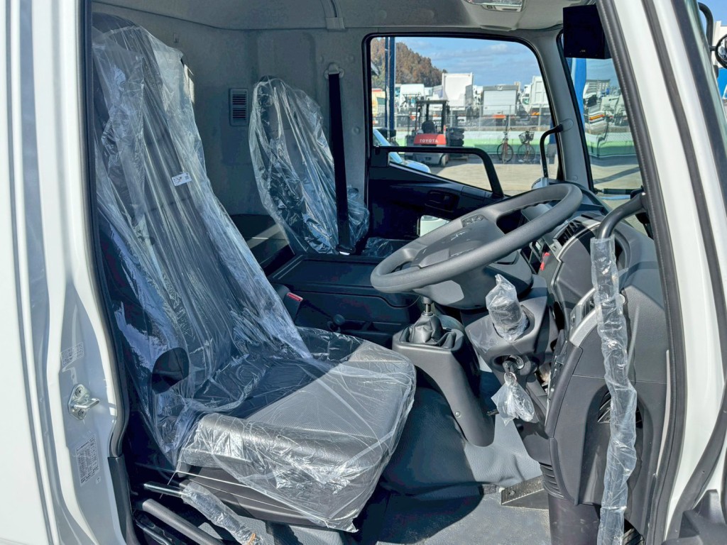 三菱 ファイター 2KG-FK62F(2WD)の写真7