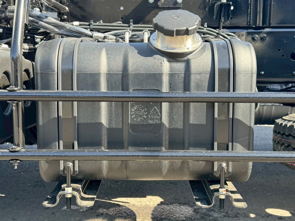 燃料タンクは100Lです。|三菱 ファイター 2KG-FK62F(2WD)の写真16