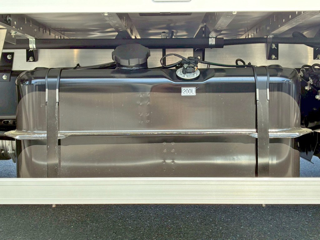 燃料タンクは200Lです。|三菱 ファイター 2KG-FK65F(2WD)の写真14