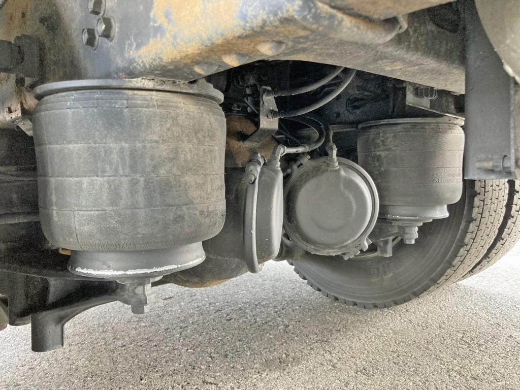 エアサスです。|日野 レンジャー 2PG-FE2ABGの写真5