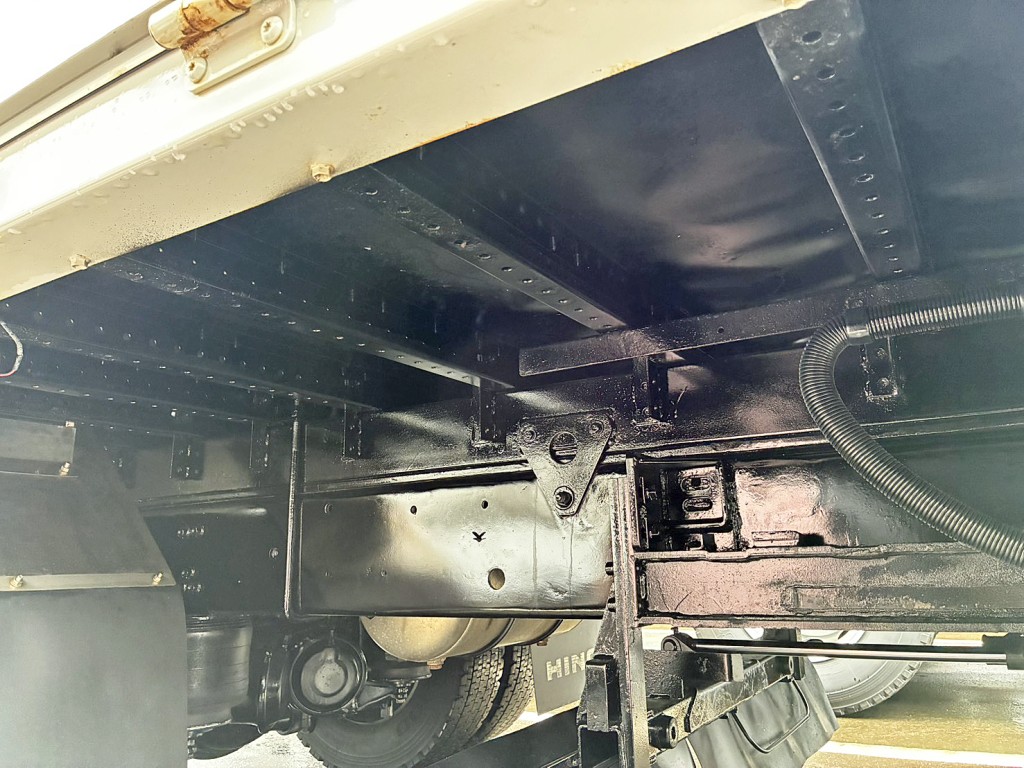 シャーシとネタの状態です。(縦ネタ・横ネタは鉄製です)|日野 レンジャー 2PG-FE2ABGの写真6
