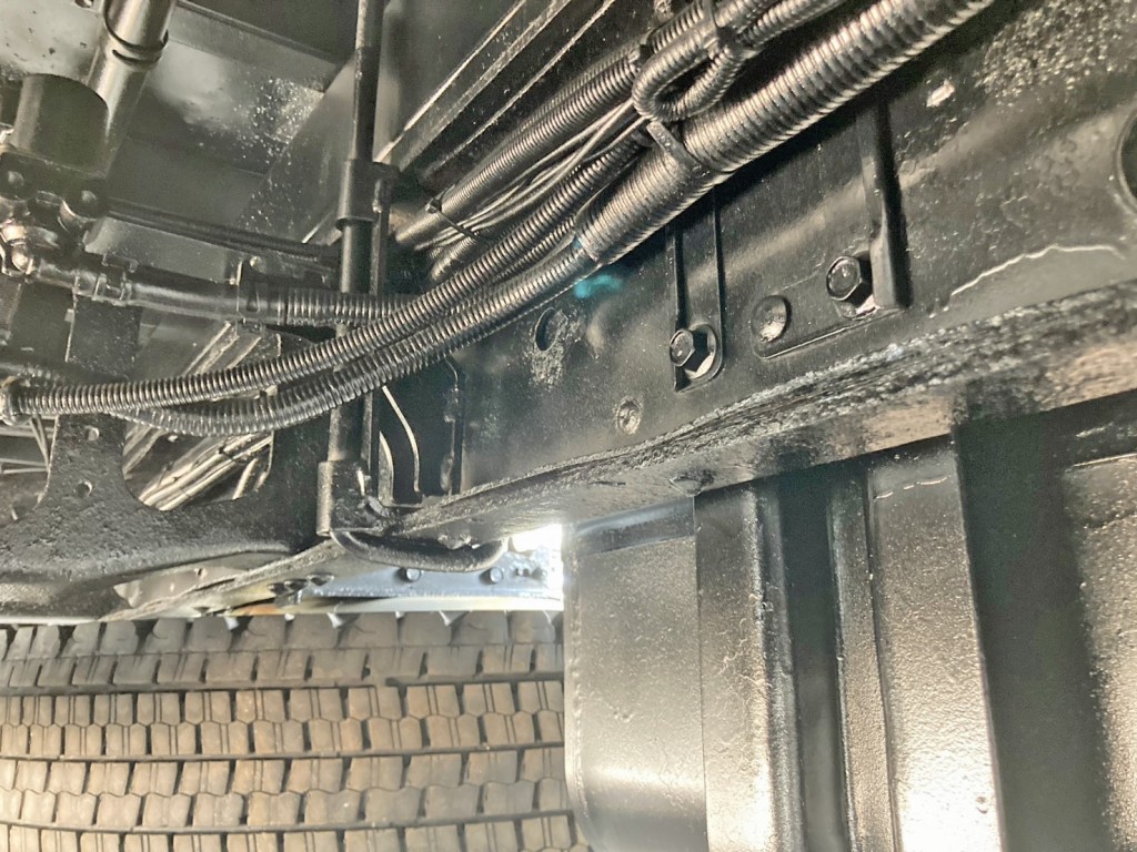 メインフレーム補強版に腐食があります。(運転席側)|日野 レンジャー 2PG-FE2ABGの写真18