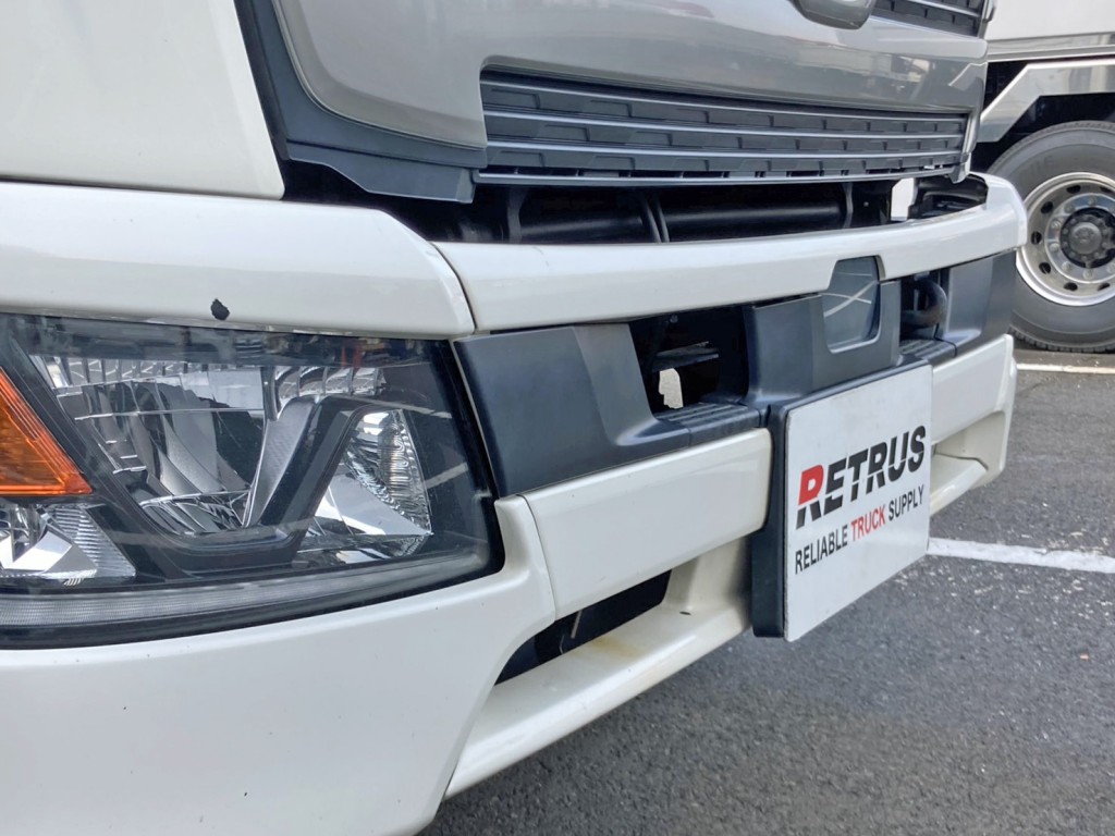 フロントバンパー運転席側にキズがあります。|日野 レンジャー 2PG-FE2ABGの写真32