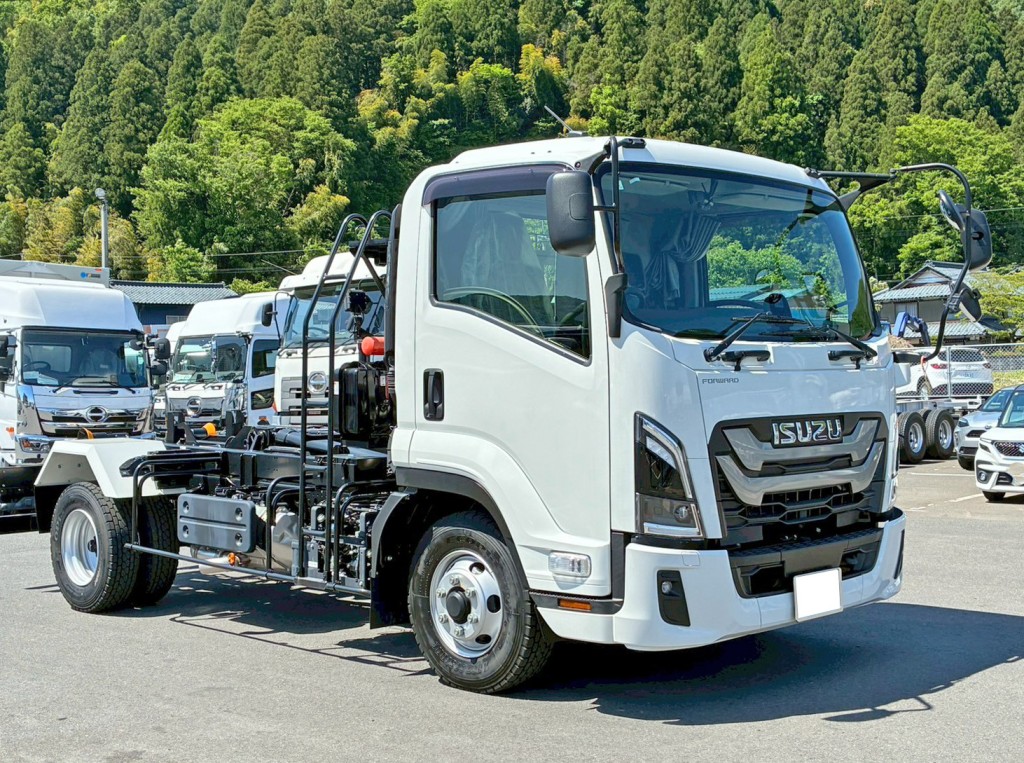 いすゞ フォワード 2RG-FRR90S4(2WD)の写真2
