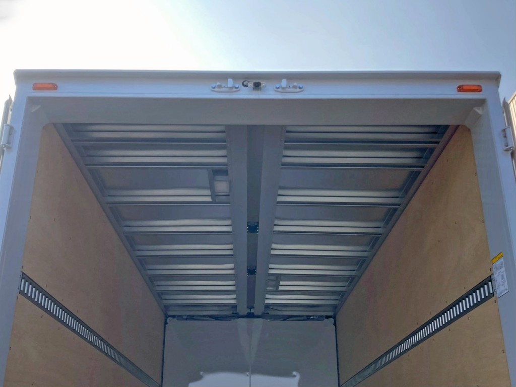 センタービームレスです。|日野 デュトロ 2KG-XZU722M(2WD)の写真10