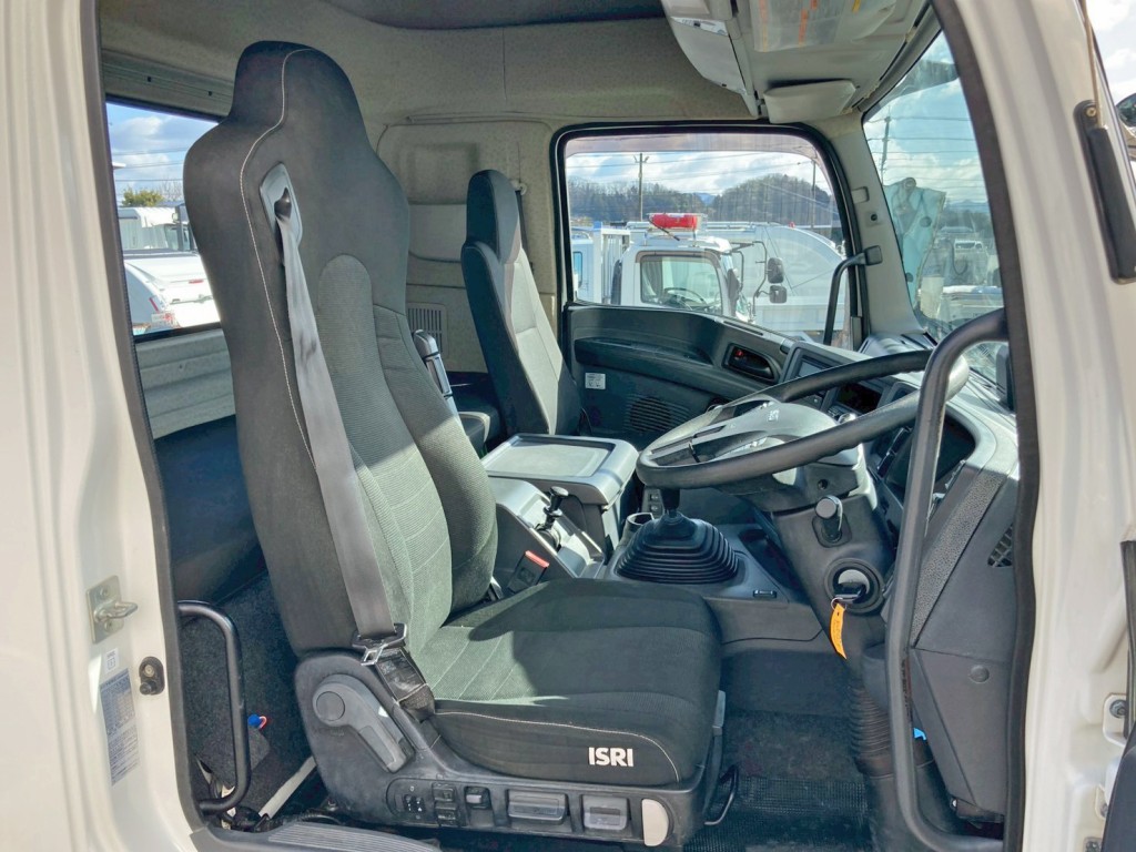 ハイルーフキャビンです。|いすゞ ギガ 2KG-EXD52CEの写真9