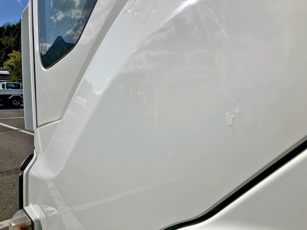 助手席ドアに手塗り箇所があります。|いすゞ ギガ 2KG-EXD52CEの写真20