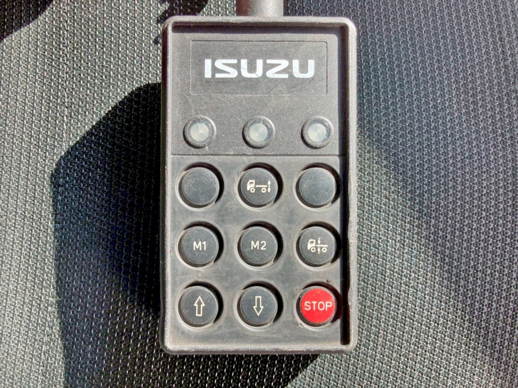 エアサスのコントローラーです。|いすゞ ギガ 2KG-EXD52CEの写真22