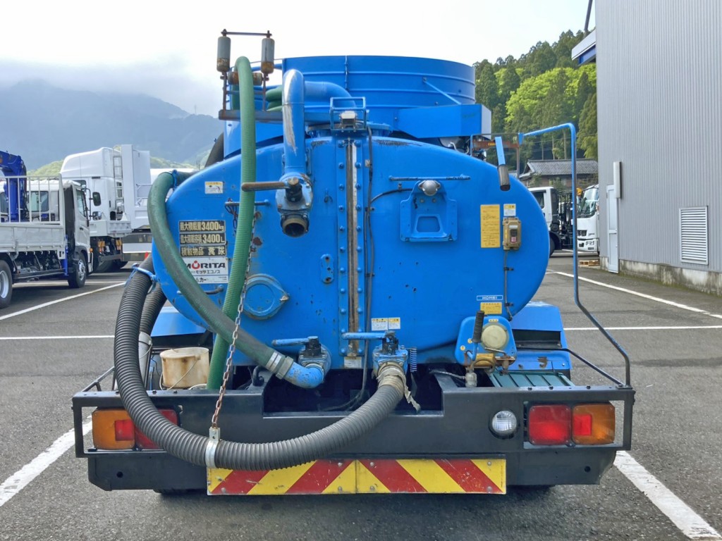 積載物は糞尿です。|日野 レンジャー TKG-FC9JCAP(2WD)の写真9