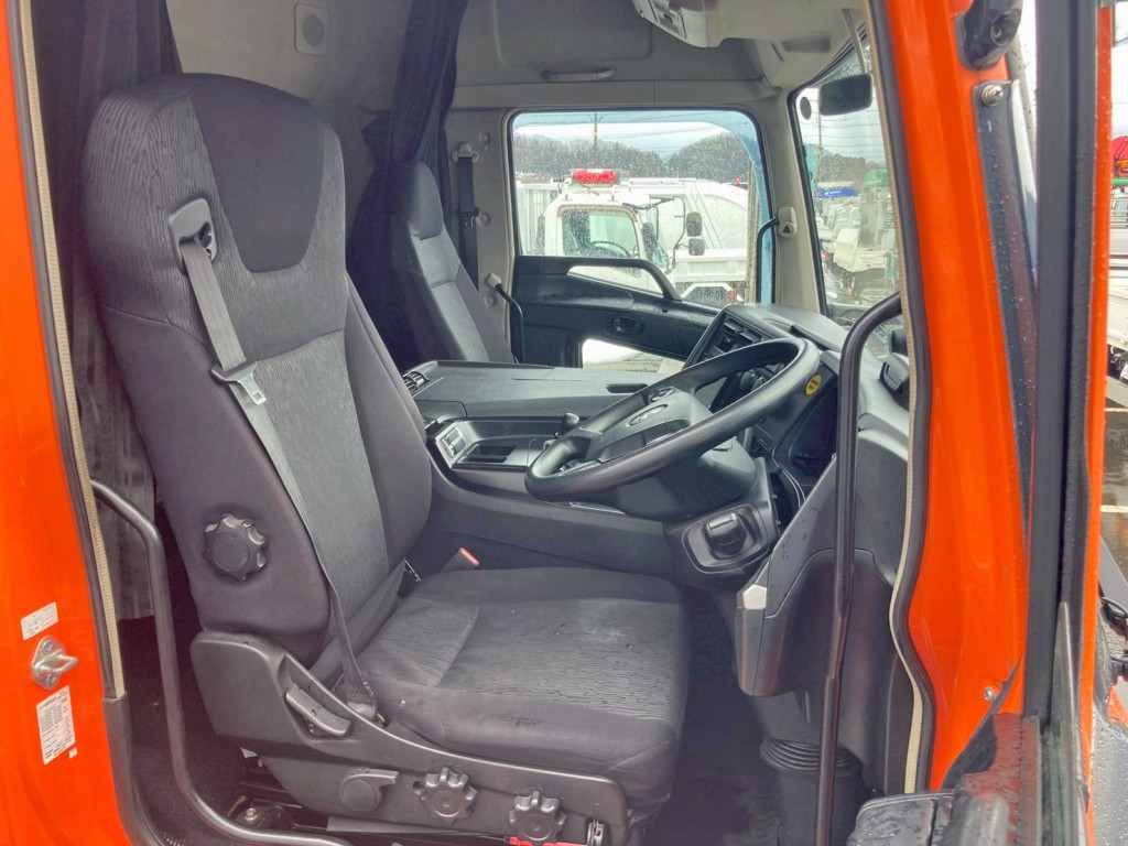 ハイルーフキャビンです。|三菱 スーパーグレート 2PG-FU75HZの写真10