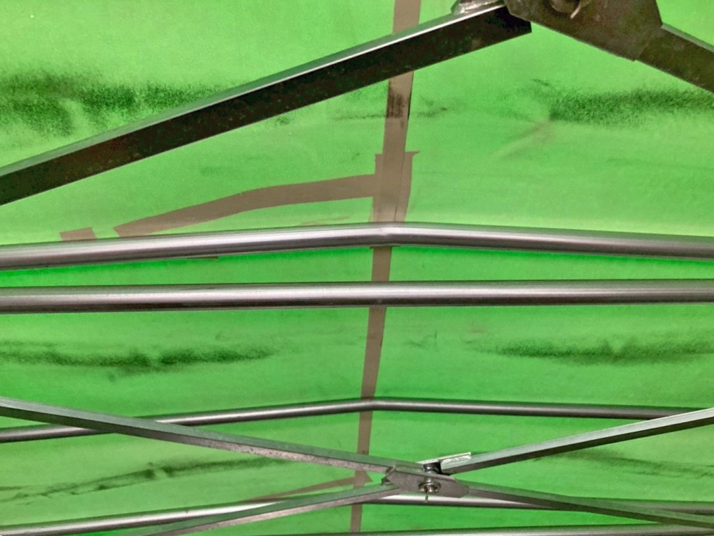 天井の所々にパッチ当てがあります。(後方)|三菱 スーパーグレート 2PG-FU75HZの写真19