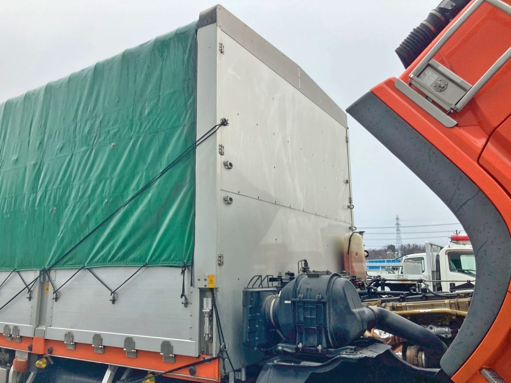 前壁左右にフックが付いています。(運転席側)|三菱 スーパーグレート 2PG-FU75HZの写真24