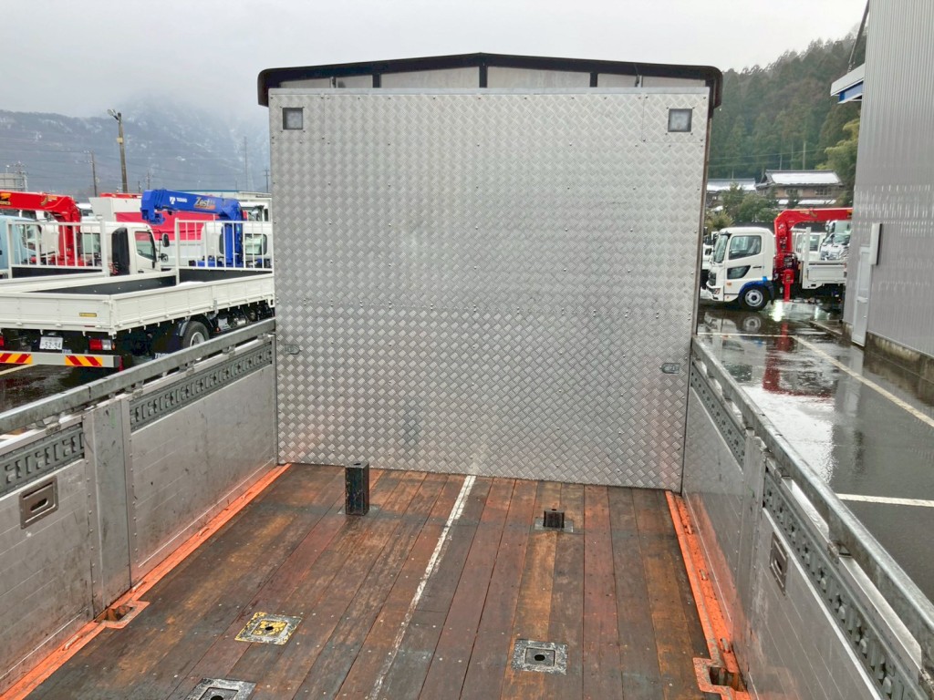 幌を後方に寄せた状態です。(プロテクター周りの状態です)|三菱 スーパーグレート 2PG-FU75HZの写真31