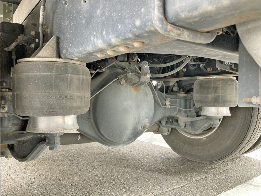 エアサスです。|日野 レンジャー 2PG-FD2ABG(2WD)の写真5