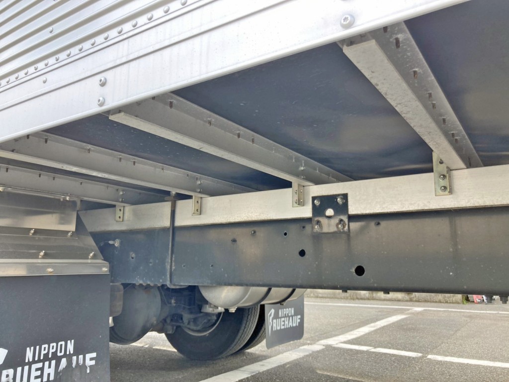 シャーシとネタの状態です。(縦ネタ・横ネタはアルミ製です)|日野 レンジャー 2PG-FD2ABG(2WD)の写真6