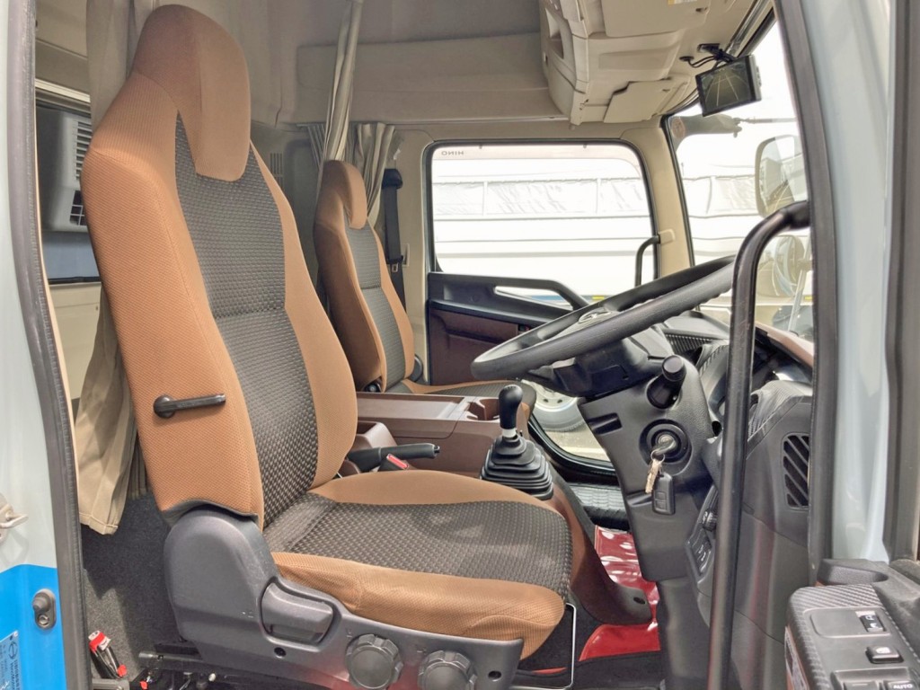 ハイルーフキャビンです。|日野 レンジャー 2PG-FD2ABG(2WD)の写真7