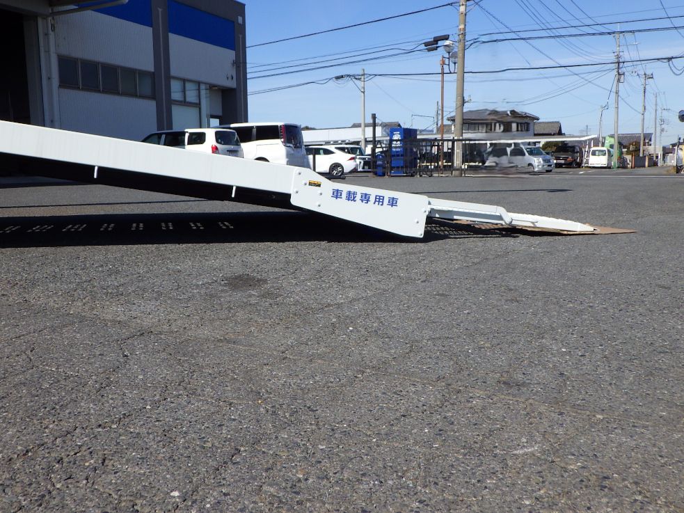 化粧板の着いた状態です。|三菱 ファイター 2KG-FK65FYの写真23