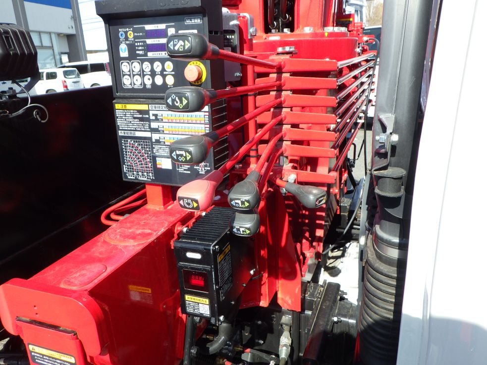 クレーンの操作レバーです。|三菱 ファイター 2KG-FK65FYの写真27