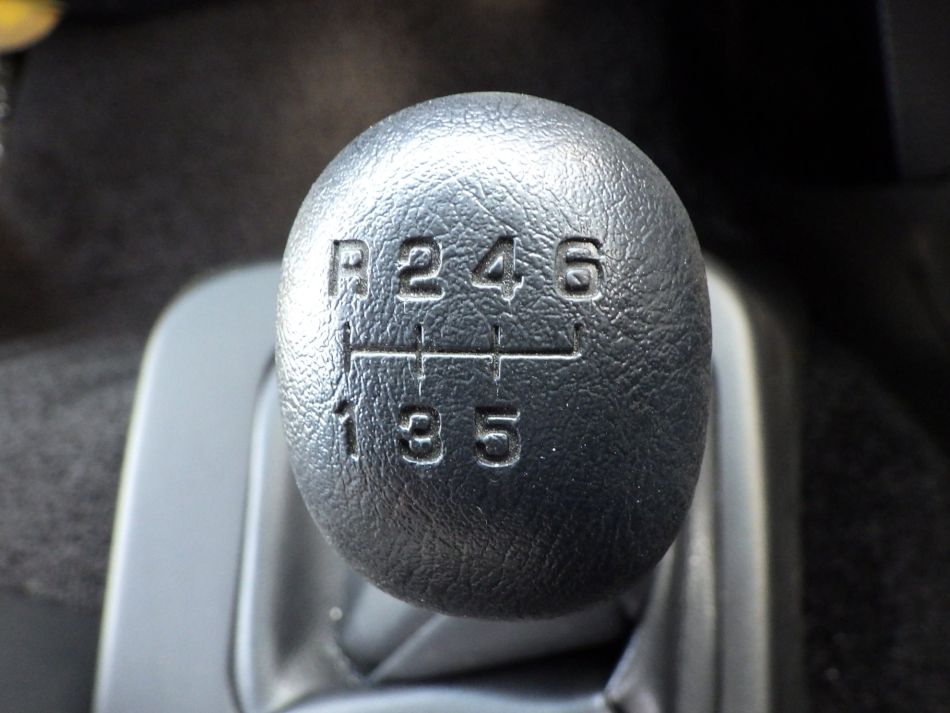 MT６速です。|三菱 ファイター 2KG-FK65FYの写真37