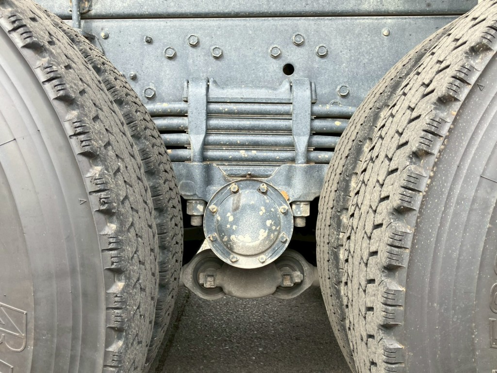 リーフサスです。|三菱 スーパーグレート 2PG-FV70HXの写真5