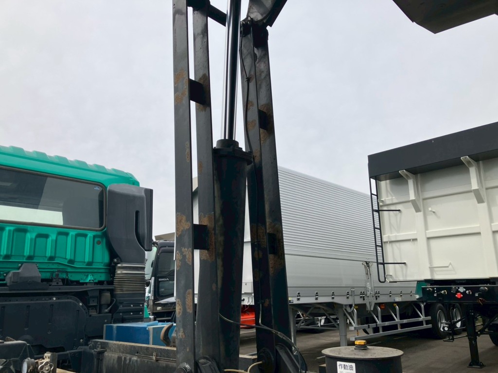 リフトアームにサビがあります。|三菱 スーパーグレート 2PG-FV70HXの写真13