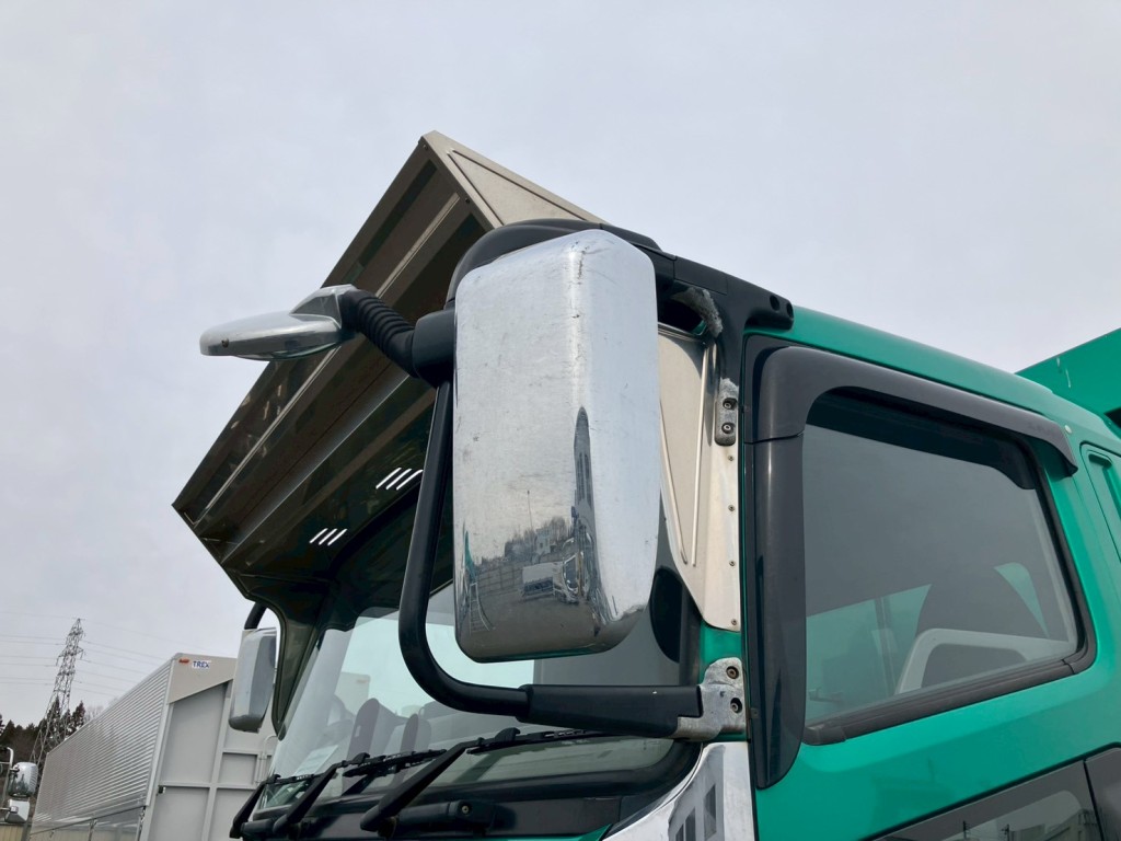 助手席側ミラーカバーにキズがあります。|三菱 スーパーグレート 2PG-FV70HXの写真21