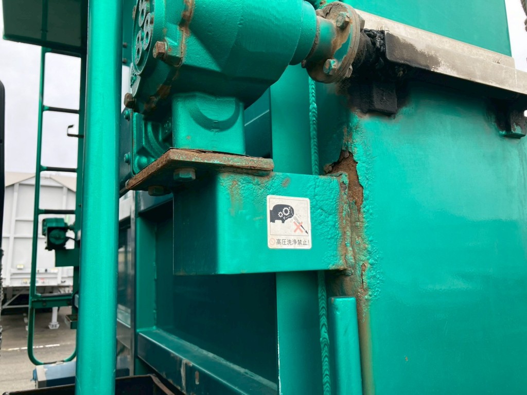 コボレーンモーターのステーにサビがあります。|三菱 スーパーグレート 2PG-FV70HXの写真23