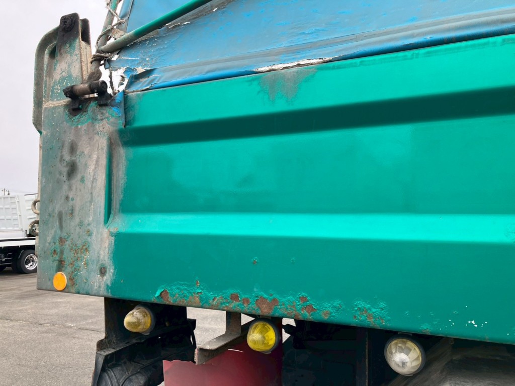 運転席側ボディー後方にキズ・サビ・ヘコミがあります。|三菱 スーパーグレート 2PG-FV70HXの写真33