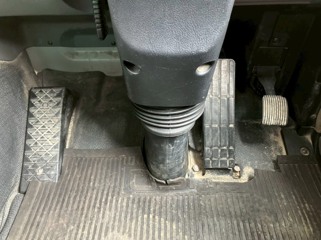 2ペダル仕様です。|三菱 スーパーグレート 2PG-FV70HXの写真46