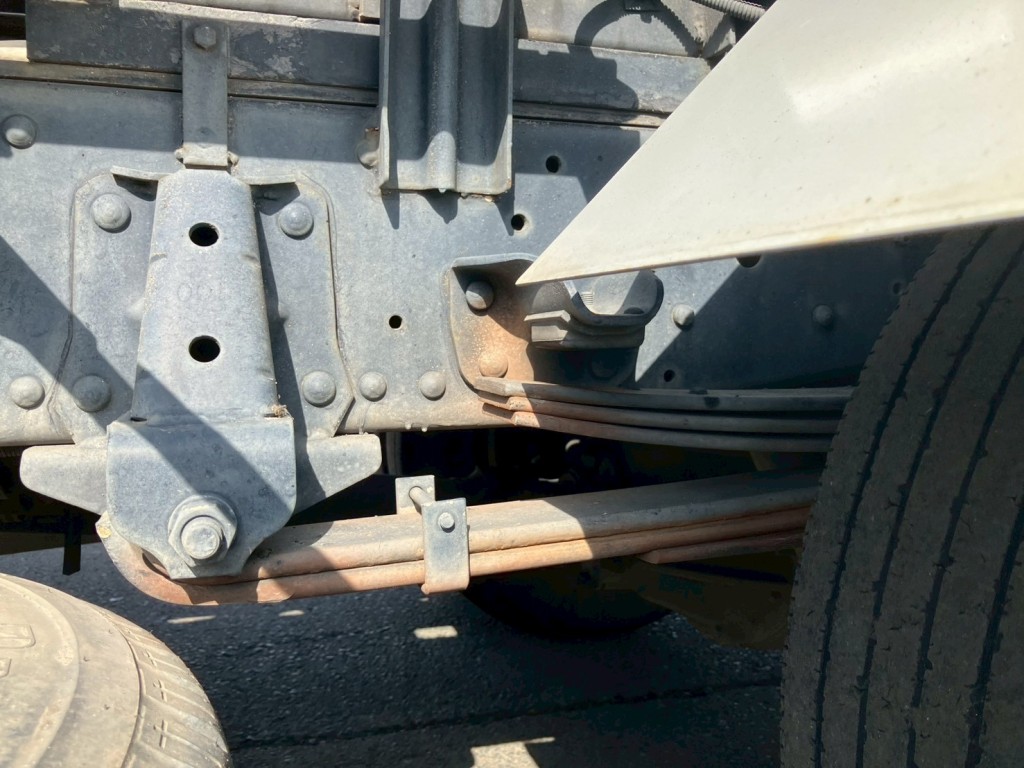 リーフサスです。|いすゞ エルフ SKG-NPR85YN(2WD)の写真7