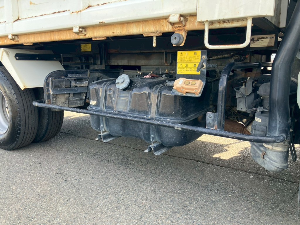 運転席側サイドバンパーにキズ・サビがあります。|いすゞ エルフ SKG-NPR85YN(2WD)の写真33