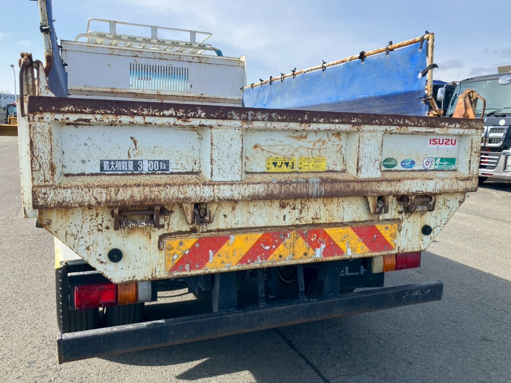 リアゲートにキズ・サビ・腐食があります。|いすゞ エルフ SKG-NPR85YN(2WD)の写真35
