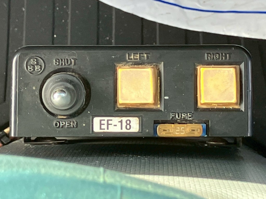 コボレーンの操作スイッチです。|いすゞ エルフ SKG-NPR85YN(2WD)の写真39