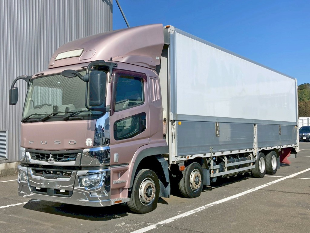 フロント周り、メッキパーツで飾っています|三菱 スーパーグレート 2PG-FS74HZの写真1