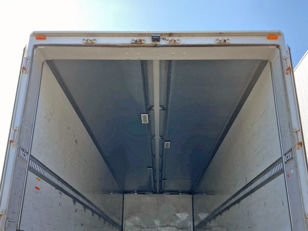 センターシートは少々雨漏れしています。|三菱 スーパーグレート 2PG-FS74HZの写真12