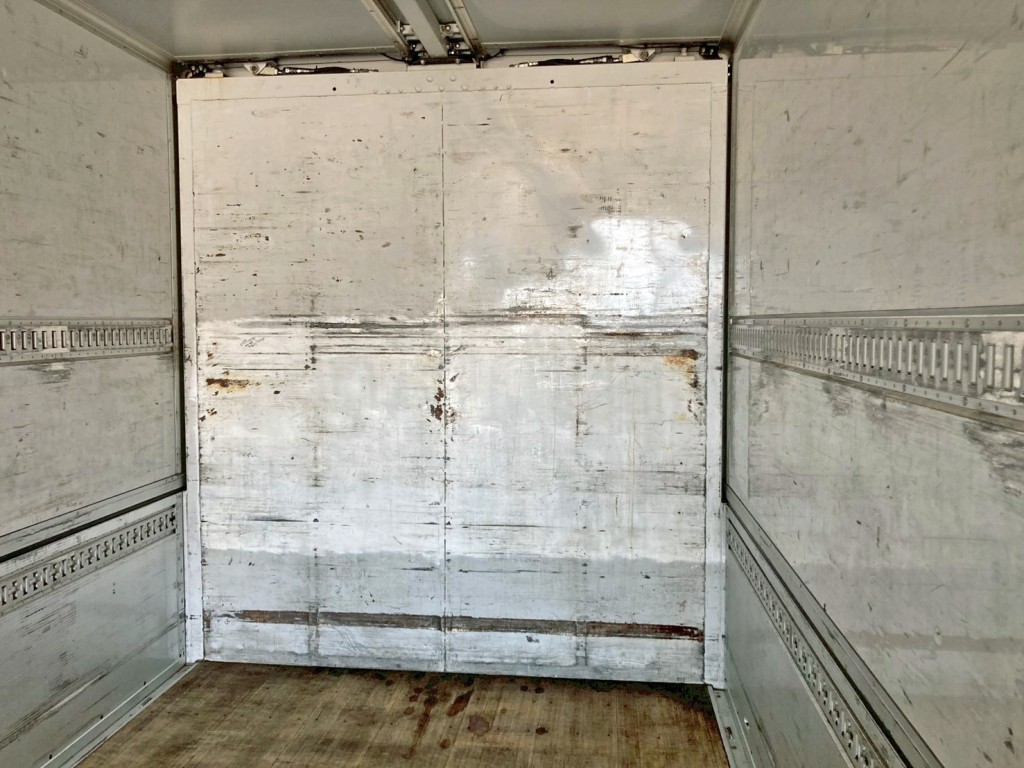 プロテクターにキズ・サビ・ヘコミがあります。|三菱 スーパーグレート 2PG-FS74HZの写真15