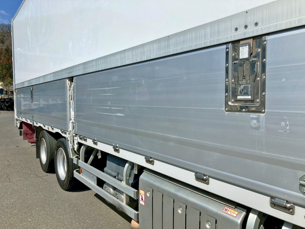 運転席側アオリにキズ・ヘコミがあります。(中央部)|三菱 スーパーグレート 2PG-FS74HZの写真18