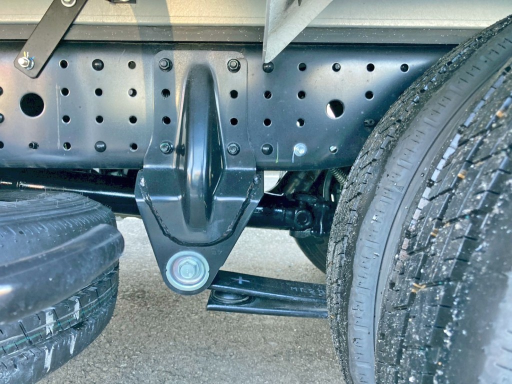 リーフサスです。|三菱 キャンター 2RG-FBAV0(2WD)の写真5