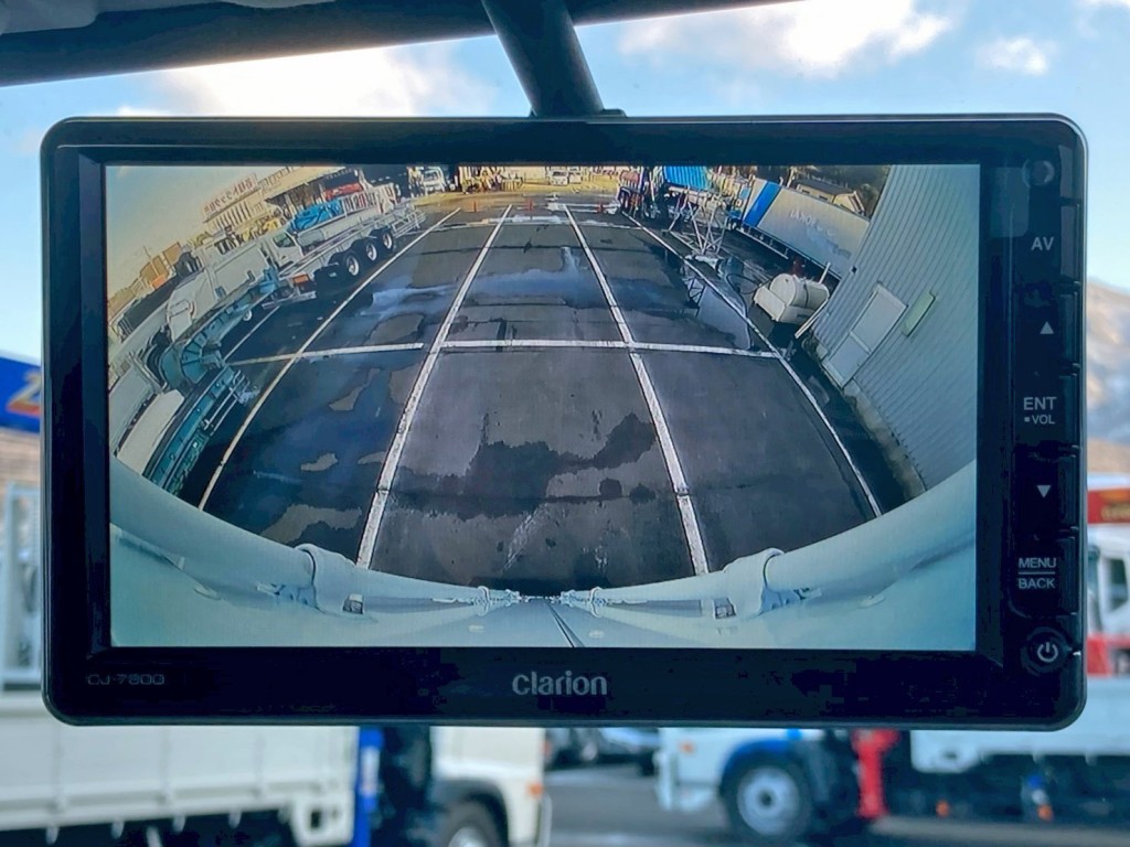 液晶バックモニター付きです。|三菱 キャンター 2RG-FBAV0(2WD)の写真22