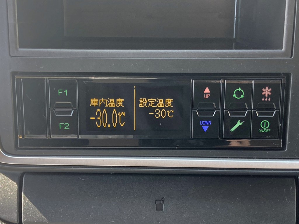 冷凍機は、-30℃設定(低温仕様) 5.5℃スタート 2Hで-30.0℃確認済みです。|三菱 キャンター 2RG-FBAV0(2WD)の写真23