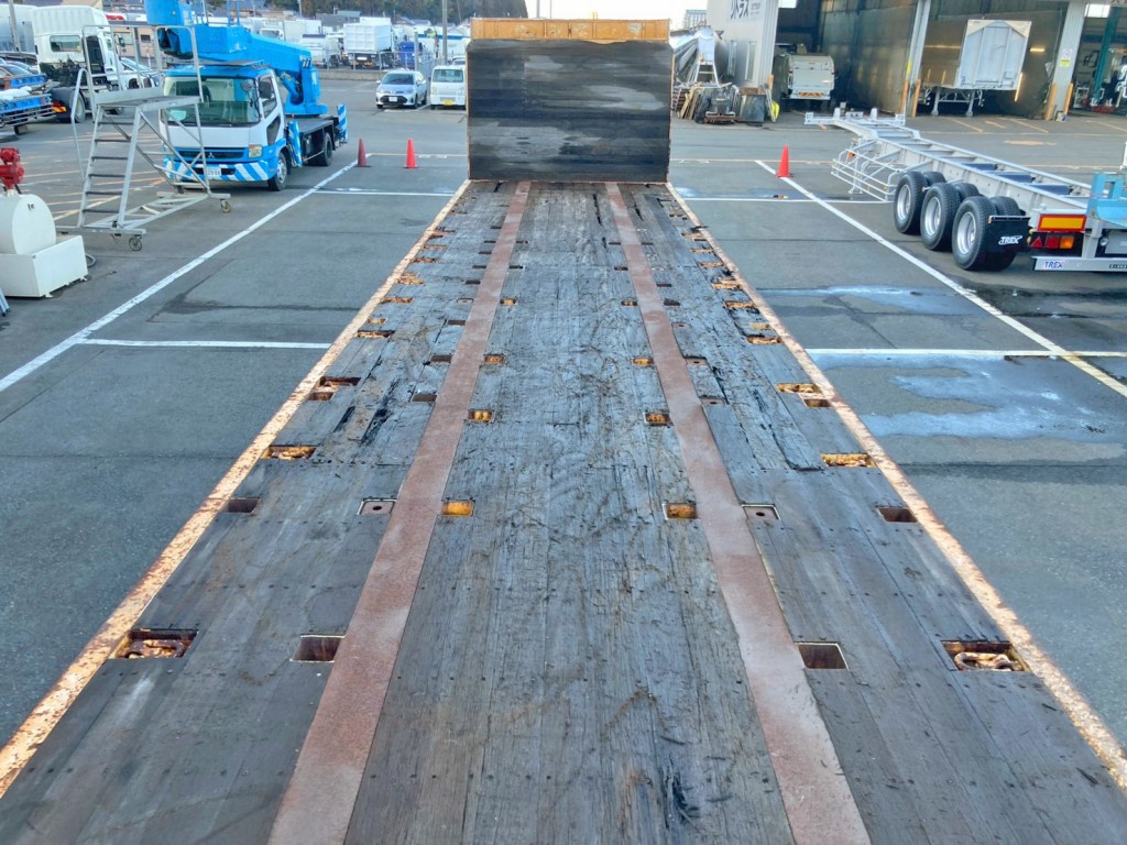 床フック13対・スタンション穴31対付いています。(床板の所々に割れがあります)|東急  TF36H2C3の写真10