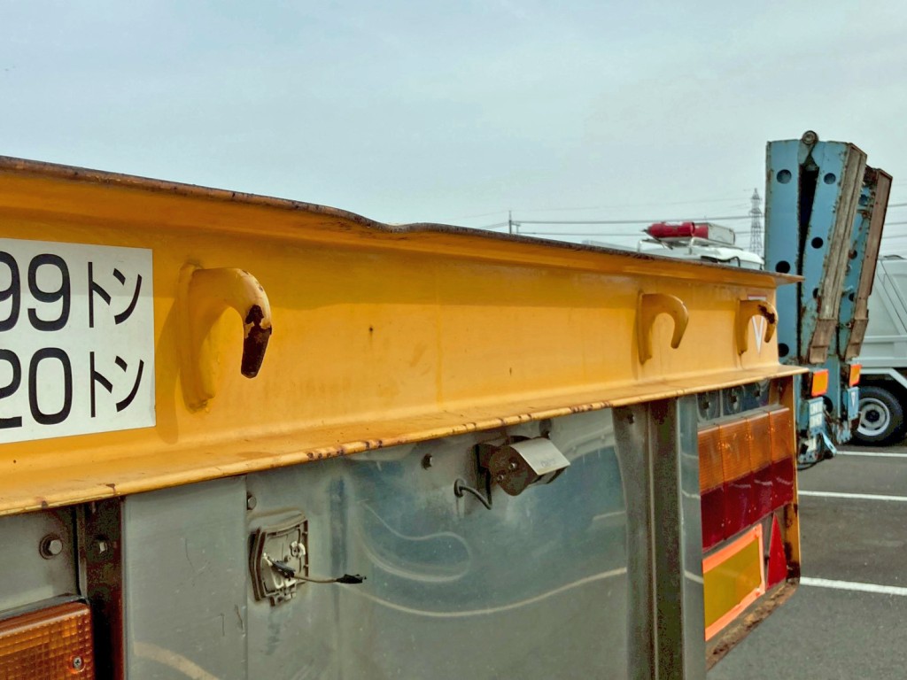 リヤレール中央部にヘコミがあります。|東急  TF36H2C3の写真28