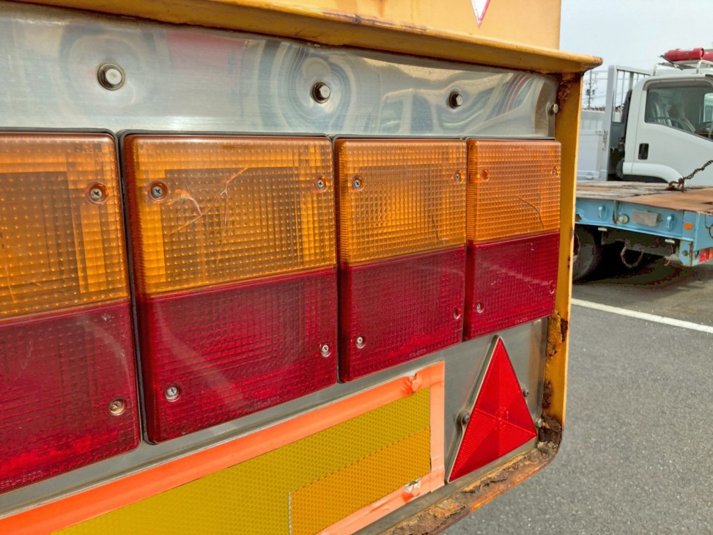 運転席側のレンズに亀裂があります。|東急  TF36H2C3の写真31