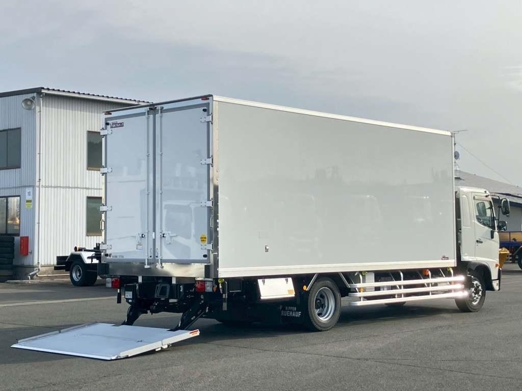 格納ゲート付きです。|日野 レンジャー 2KG-FE2ACGの写真4