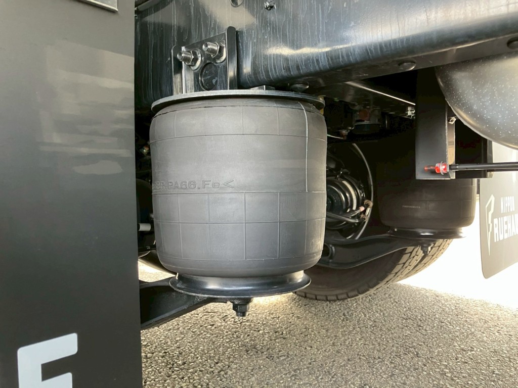 エアサスです。|日野 レンジャー 2KG-FE2ACGの写真5