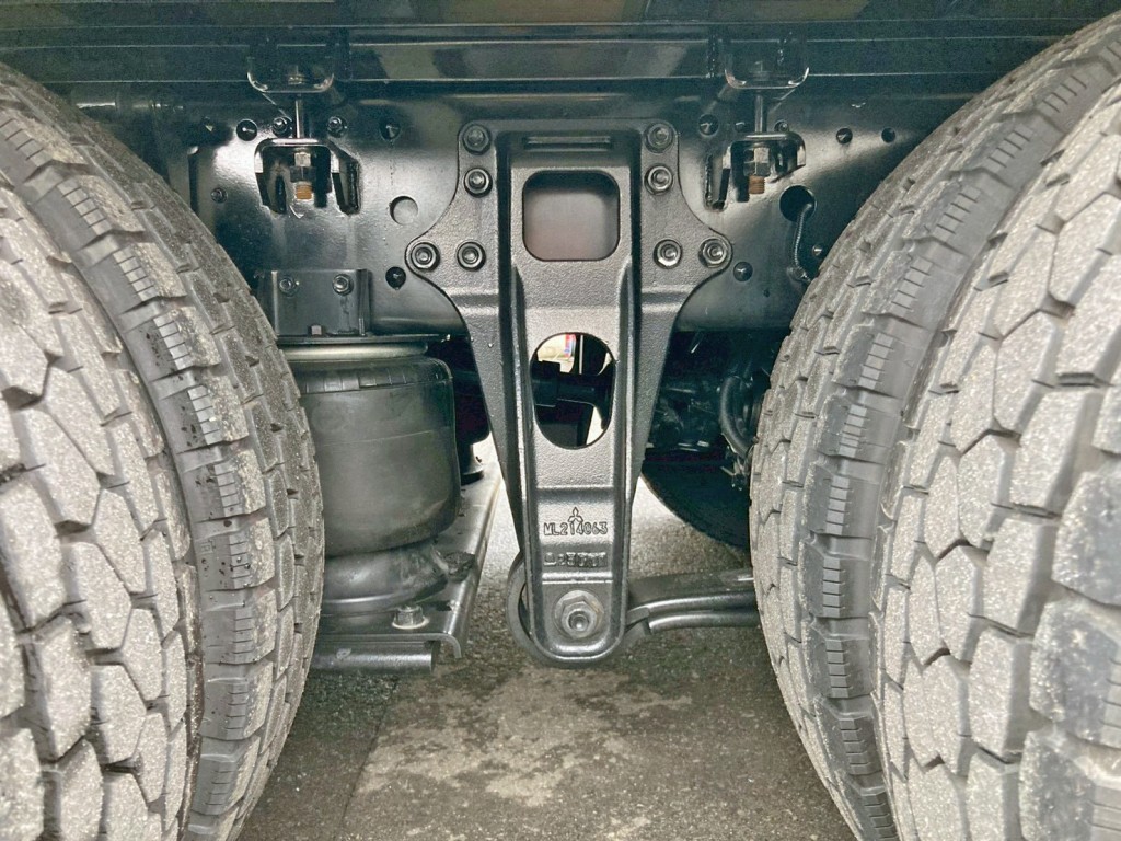 エアサスです。|三菱 スーパーグレート 2PG-FS84HZの写真5