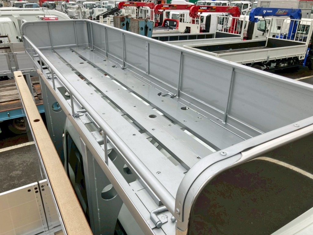 シートデッキの状態です。|三菱 スーパーグレート 2PG-FS84HZの写真11