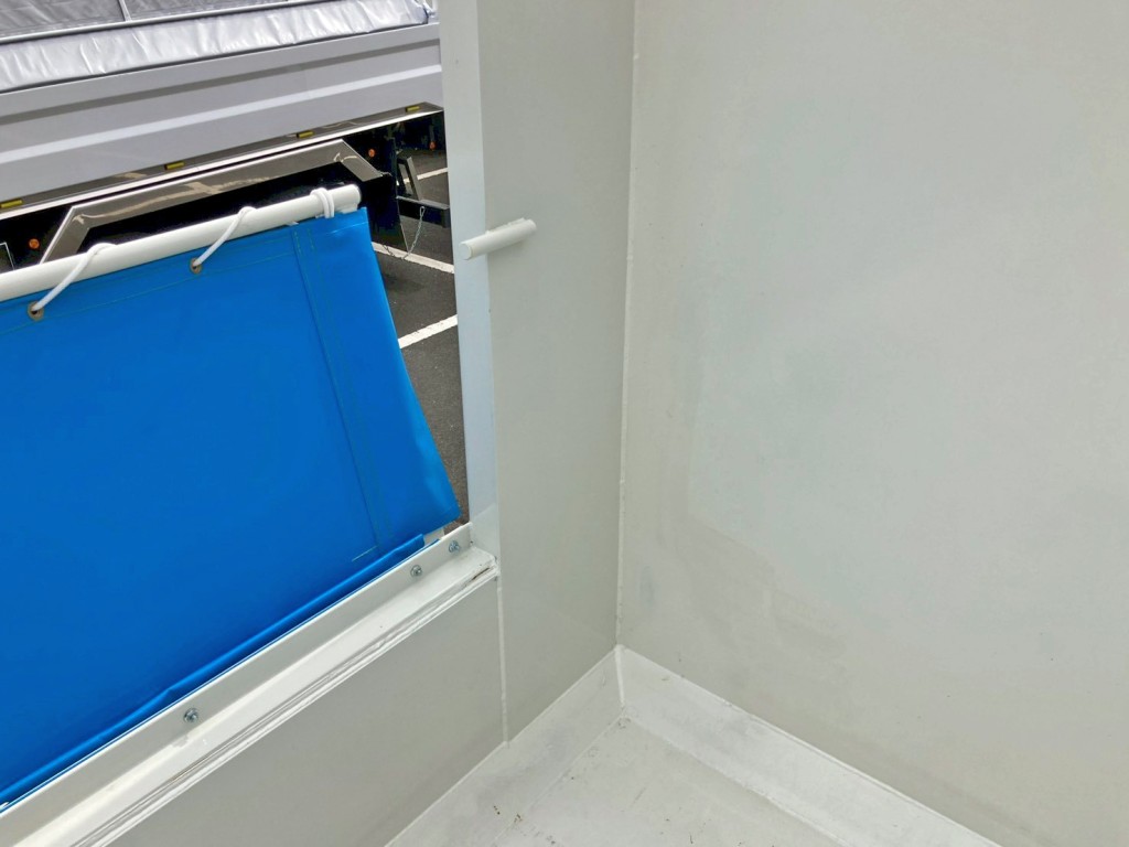 助手席側ストッパーの状態です。|三菱 スーパーグレート 2PG-FV80HXの写真11